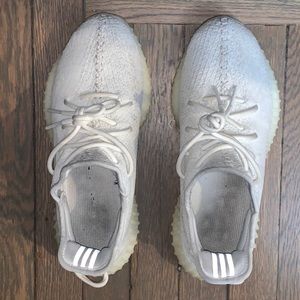 Authentic Yeezy Boost 350 v2Triple White.